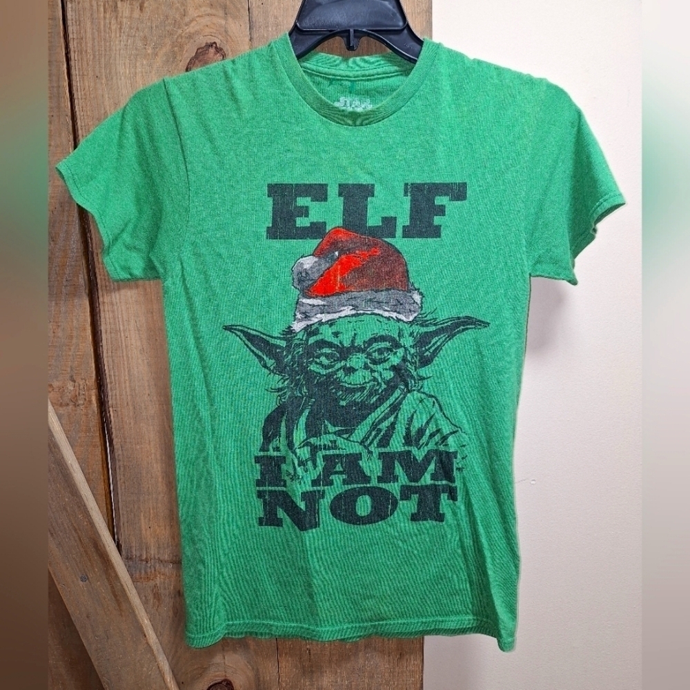 A Star Wars Yoda Christmas t-shirt in a men's size small. ELF I AM NOT.